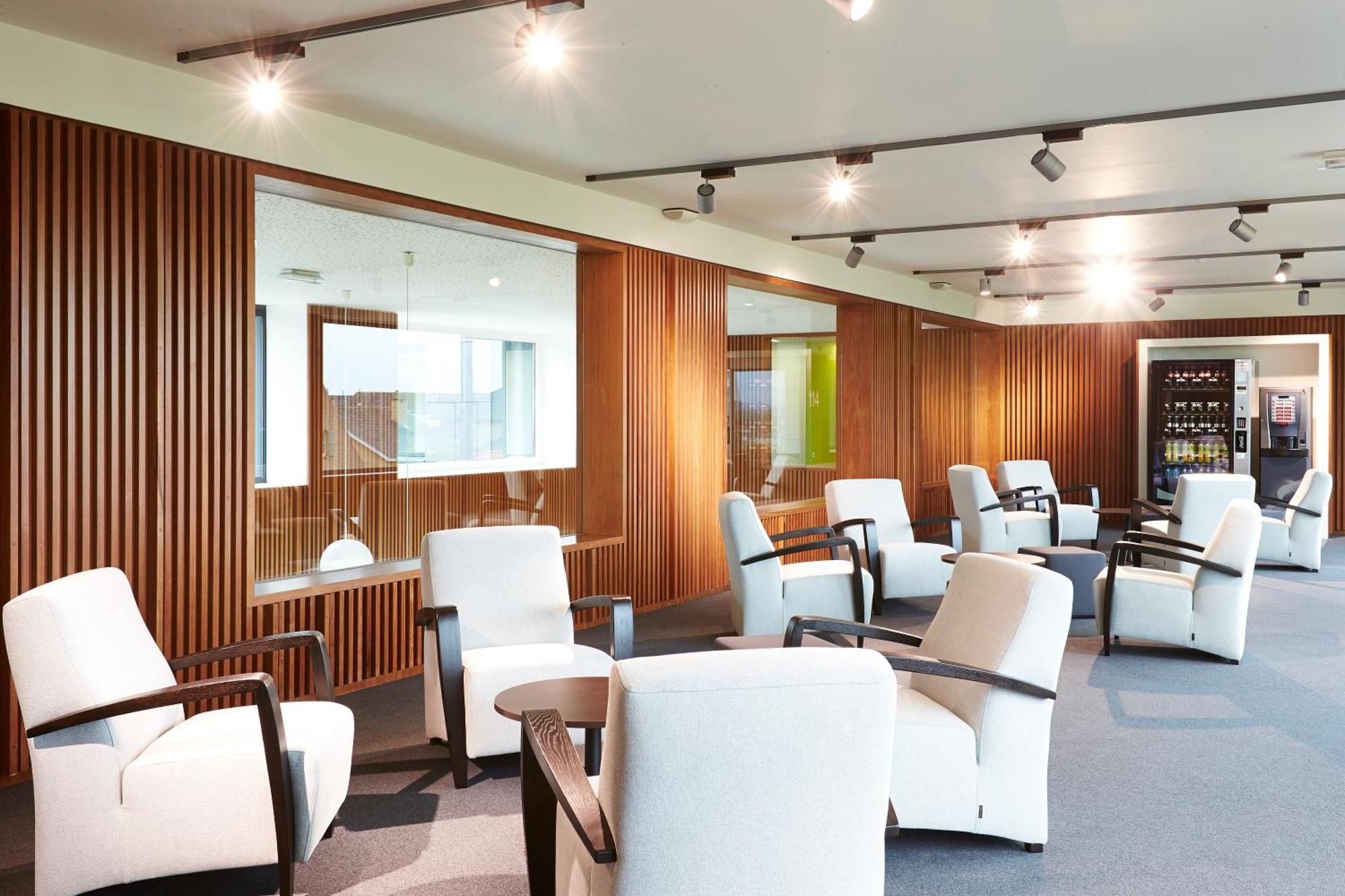Hotel Middelpunt - Gratis Parking - Ontbijt Inbegrepen!